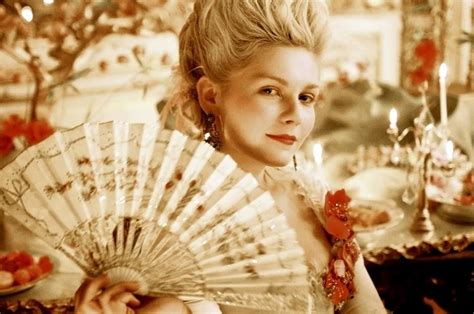 Kirsten Dunst Felt Overwhelmed Filming Marie Antoinette Nude。